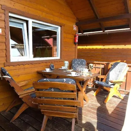In Mit Grosser Terrasse Semesterbostad Rusinowo (Slawno)